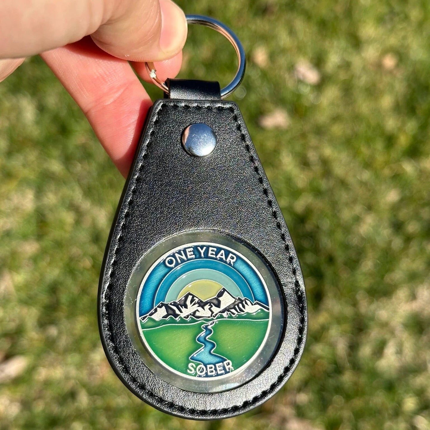 Sobriety coin leather keychain - The Achieve Mint